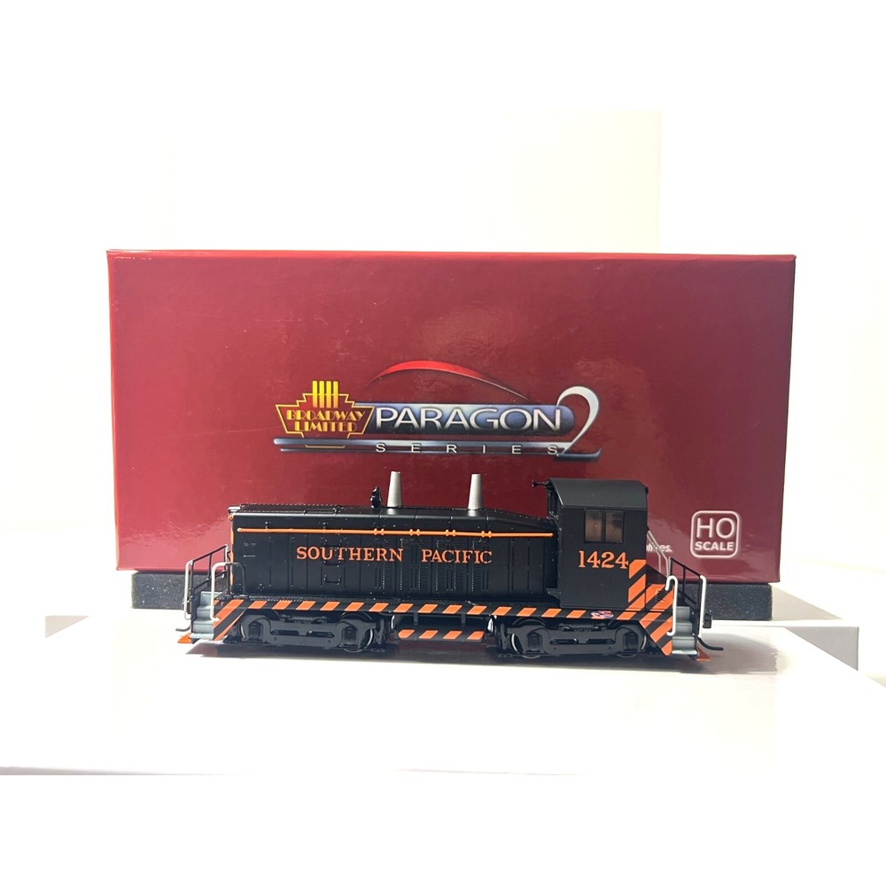 Broadway Limited Paragon 2 Series HO Scale Locomotive SP #1424 Sound/DC/DCC‎ - Picture 2 of 8